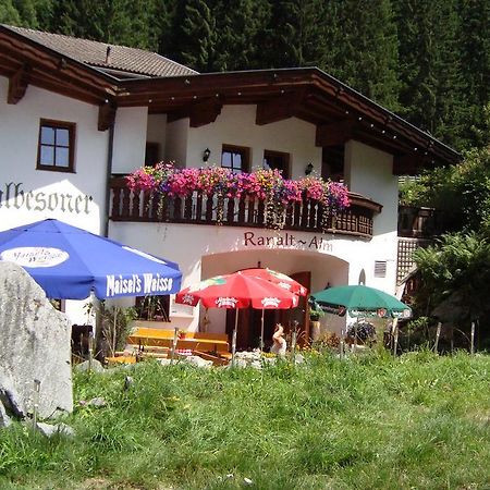 Gasthaus Falbesoner Apartment Gschnitz Екстериор снимка