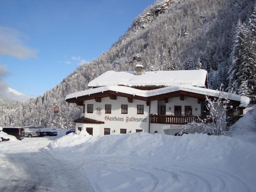 Gasthaus Falbesoner Apartment Gschnitz Екстериор снимка