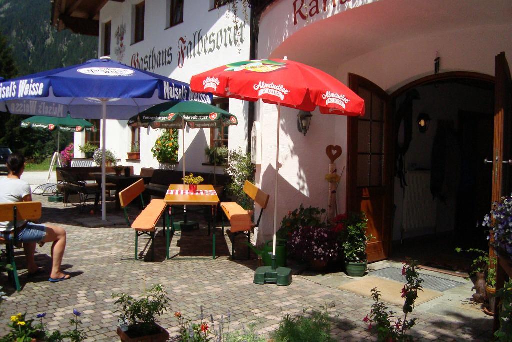 Gasthaus Falbesoner Apartment Gschnitz Екстериор снимка