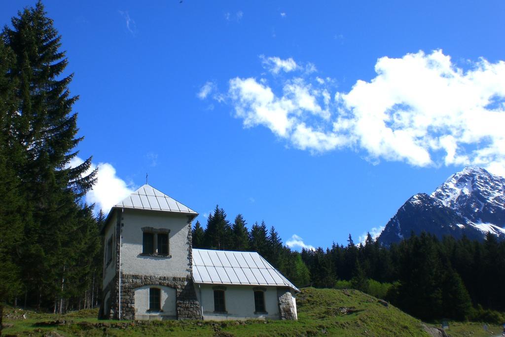 Gasthaus Falbesoner Apartment Gschnitz Екстериор снимка